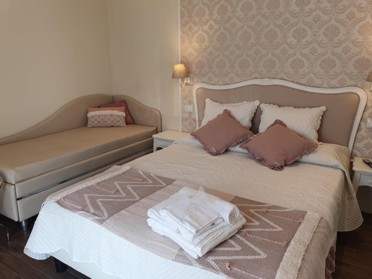 Romantic Home Sirmione Bagian luar foto