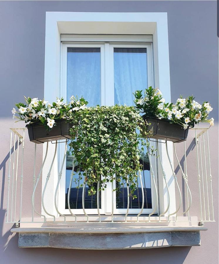 Romantic Home Sirmione Bagian luar foto